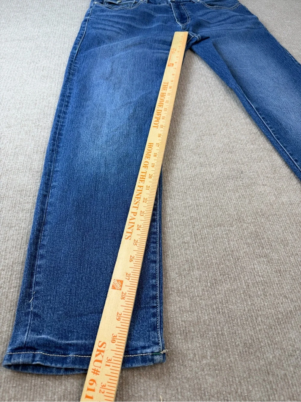 True Religion Men's Geno Relaxed Slim Fit Straight Leg Flap Pocket Size 34